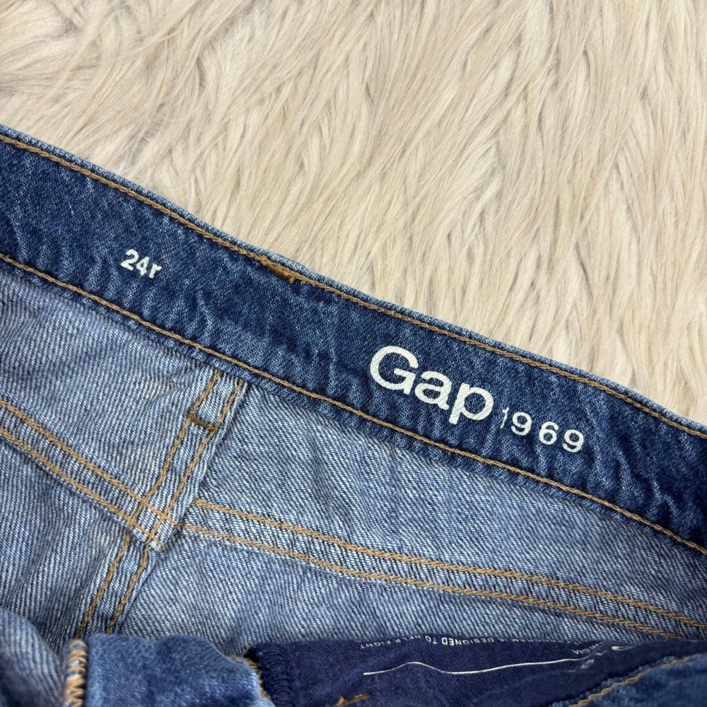 Gap Women's 24 Medium Wash Distressed Cut Off Shorts Festival Boho Classic - Picture 4 of 6